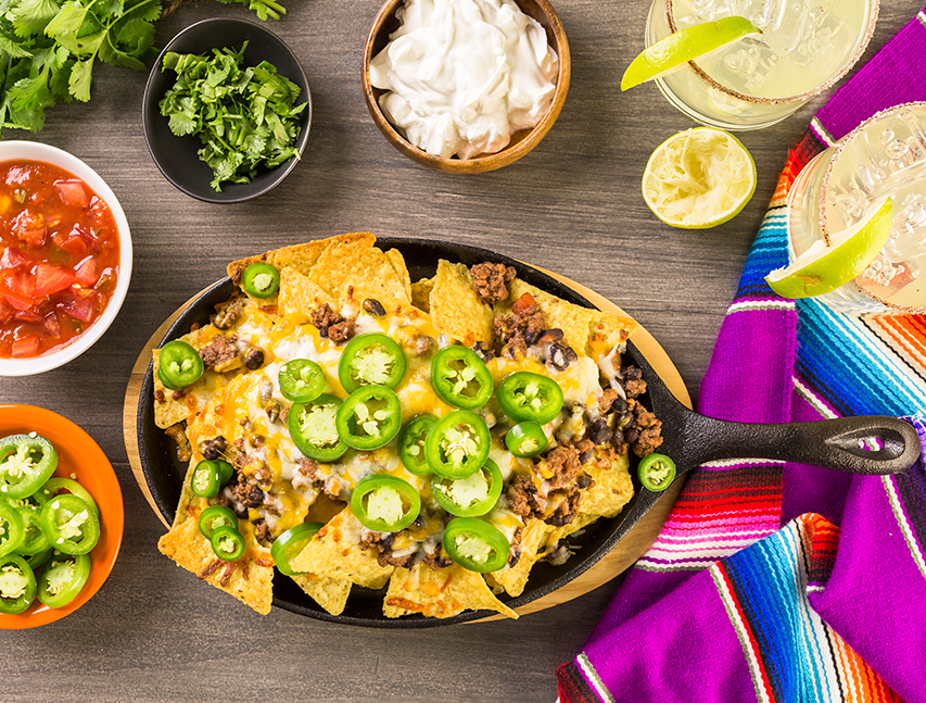 Nachos con chile jalapeños
