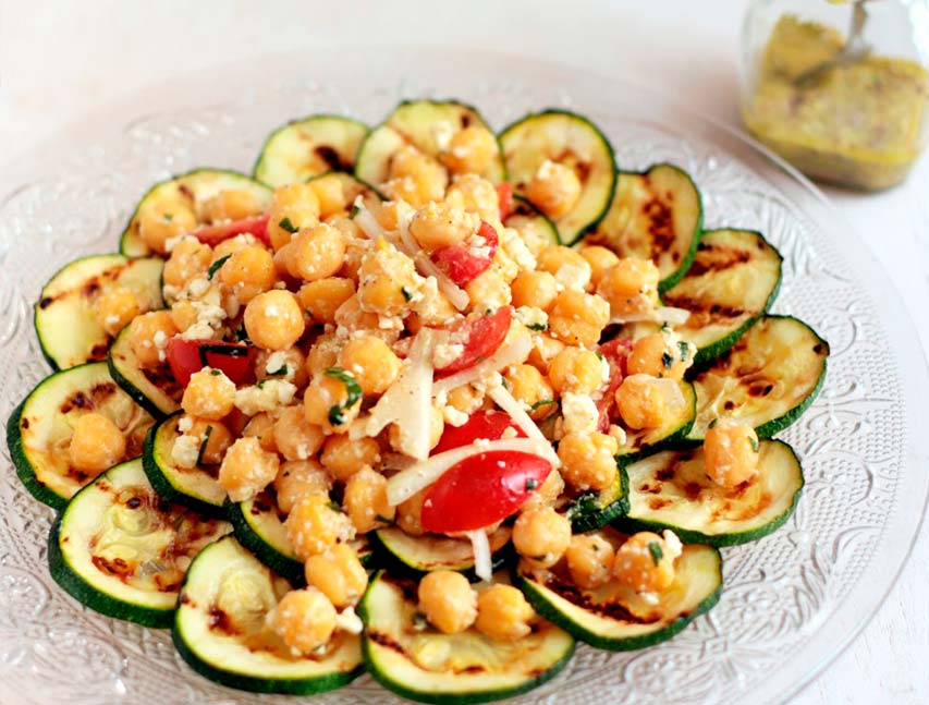Ensalada de garbanzos y zucchini