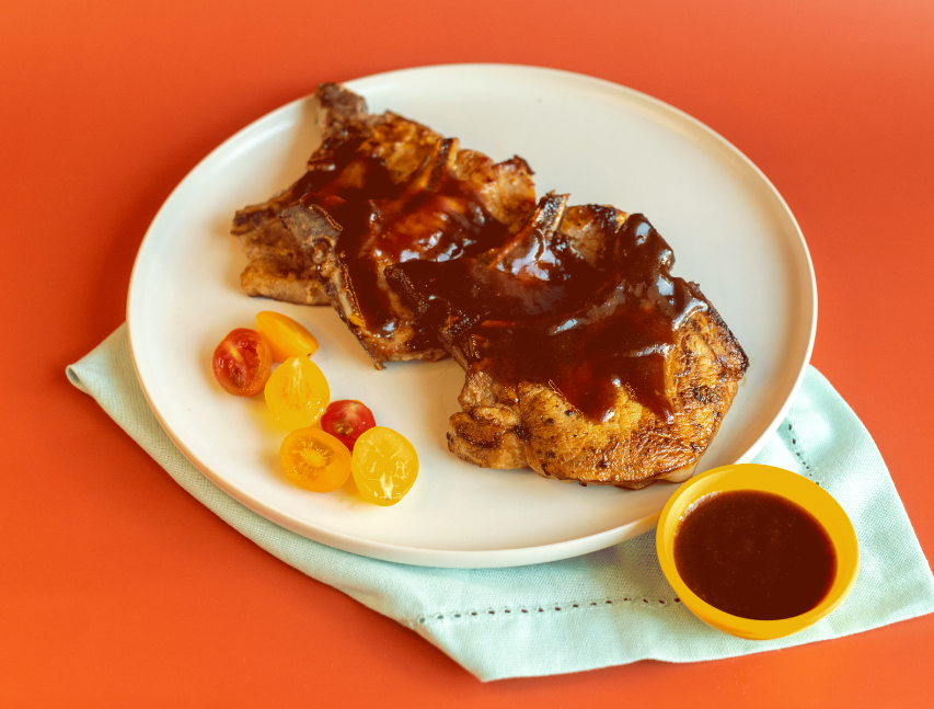 Chuletas de cerdo en salsa barbacoa