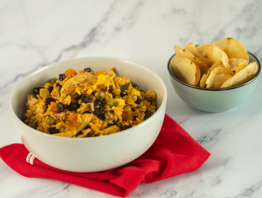 Arroz con pollo y pasas