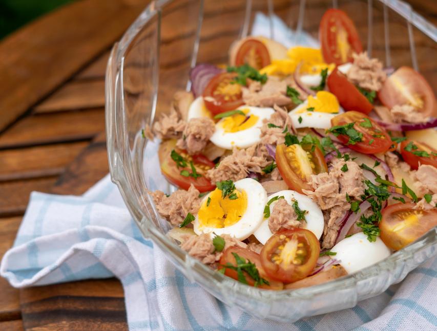 Ensalada de atún, huevo y papa